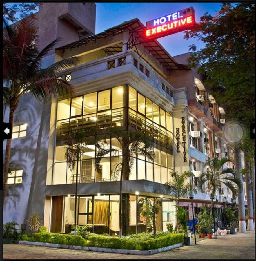 Hotel Executive Сурат Экстерьер фото